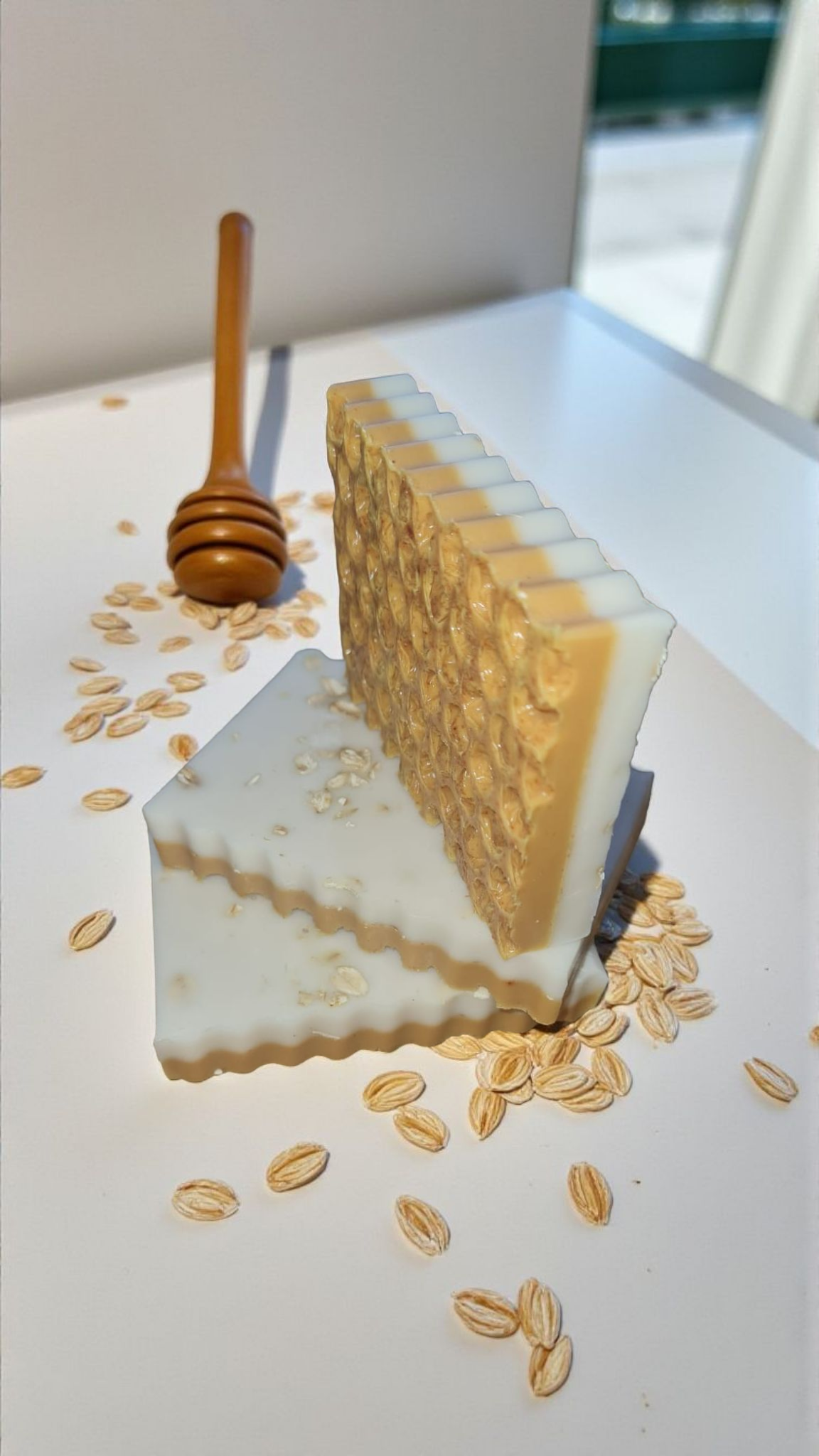Honey, Oats & Turmeric Soap
